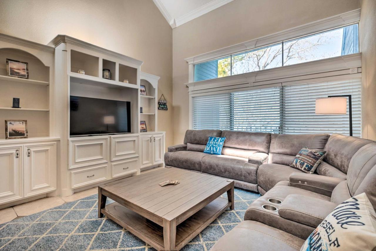 Idyllic Montgomery Condo With Pool And Lake View! Exteriér fotografie