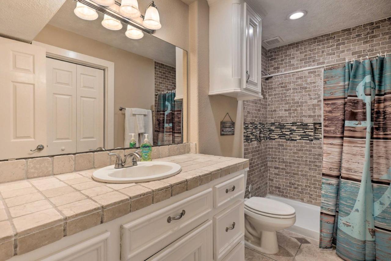 Idyllic Montgomery Condo With Pool And Lake View! Exteriér fotografie
