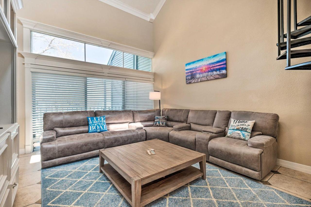 Idyllic Montgomery Condo With Pool And Lake View! Exteriér fotografie